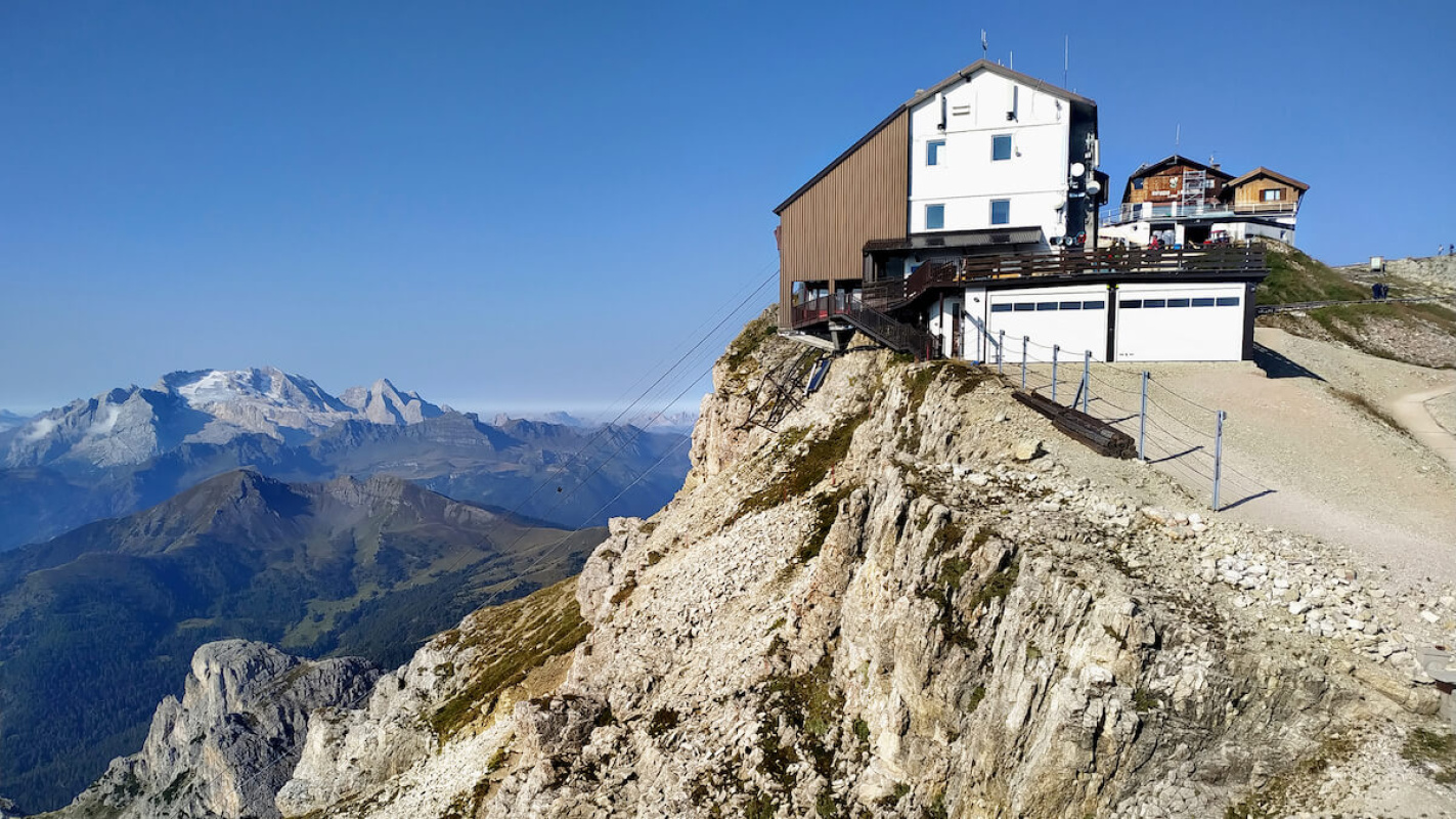 Anreise zur Lagazuoi Hütte Anreise zur Lagazuoi Hütte