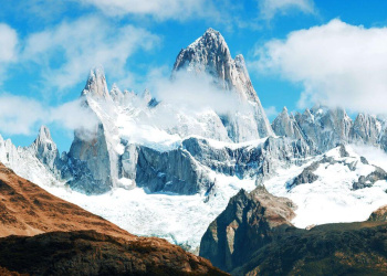 Eine Reise durch die unberührten Berge in Patagonien Eine Reise durch die unberührten Berge in Patagonien
