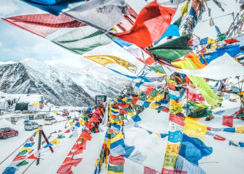 Gebetsfahnen in den Bergen Gebetsfahnen in den Bergen