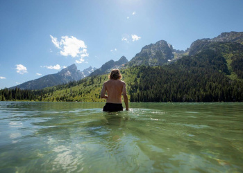 Im Bergsee schwimmen Im Bergsee schwimmen