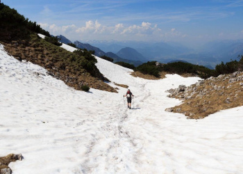 Schneefelder im Gebirge Schneefelder im Gebirge