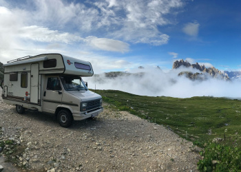 Campingtrip in die Berge mit Mietwohnmobil Campingtrip in die Berge mit Mietwohnmobil