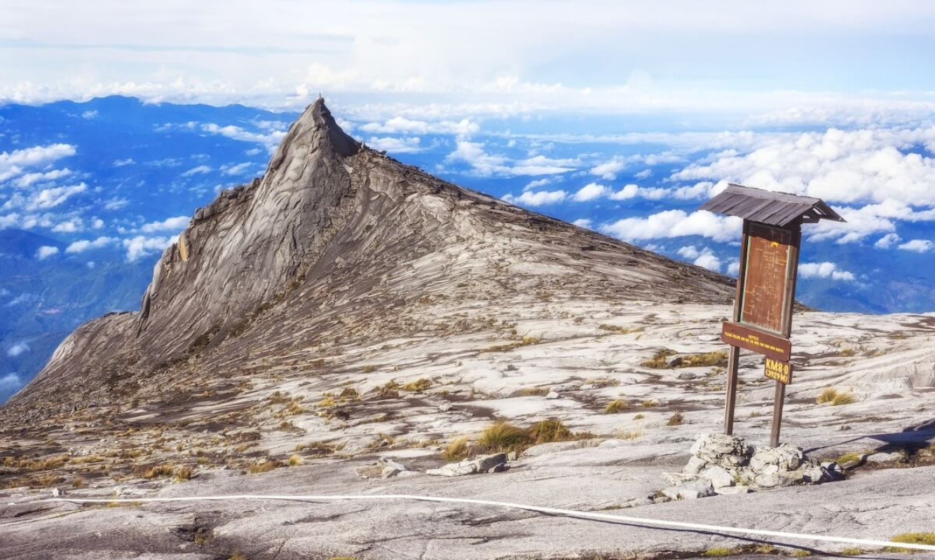 Besteigung des Mount Kinabalu Besteigung des Mount Kinabalu