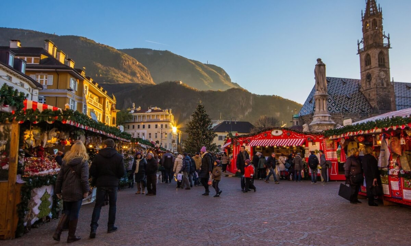 Der Christkindlmarkt Bozen Der Christkindlmarkt Bozen