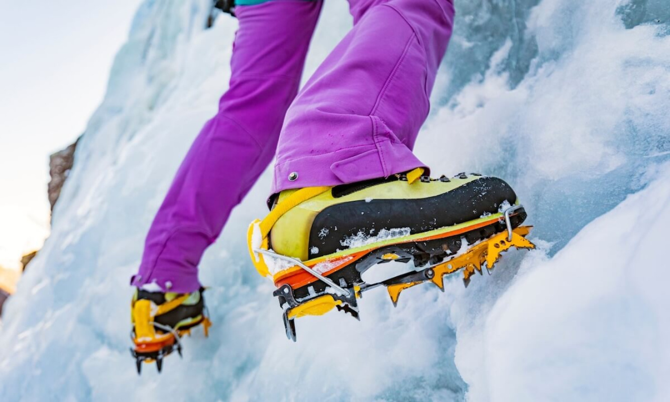 Ausrüstung beim Eisklettern Ausrüstung beim Eisklettern