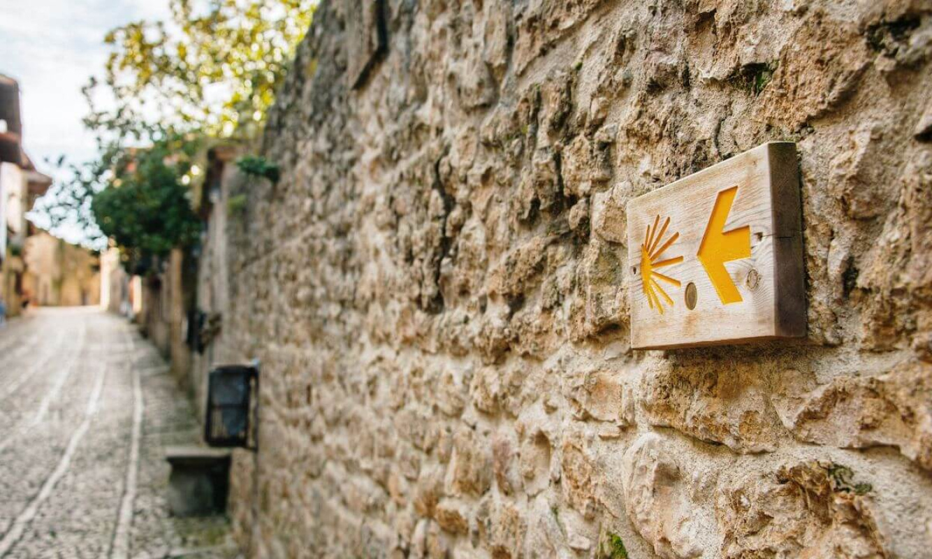 Jakobsweg in den Pyrenäen Jakobsweg in den Pyrenäen