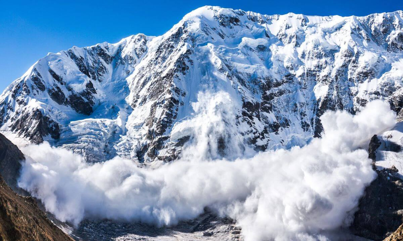 Lawinen in den Bergen Lawinen in den Bergen