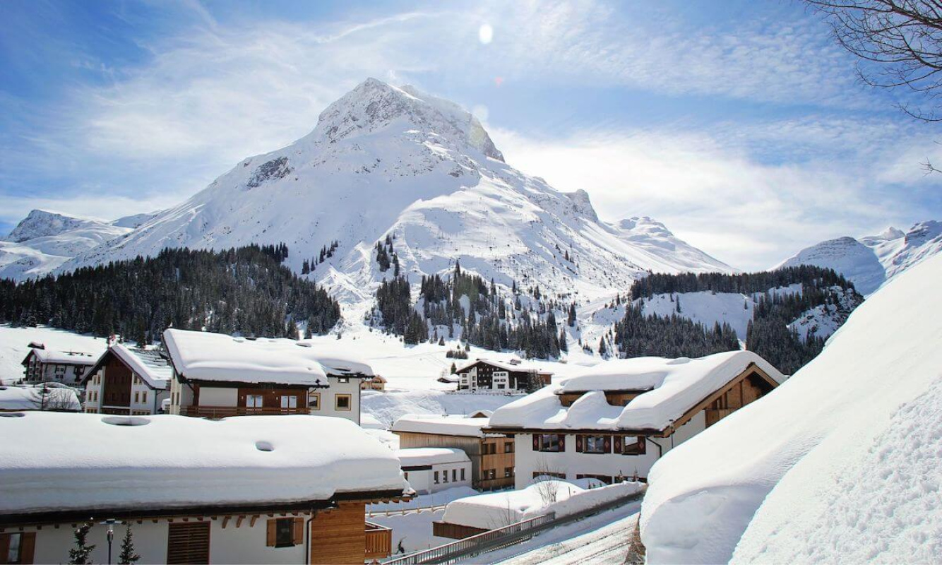 Der bekannte Wintersportort Lech Zürs am Arlberg Der bekannte Wintersportort Lech Zürs am Arlberg