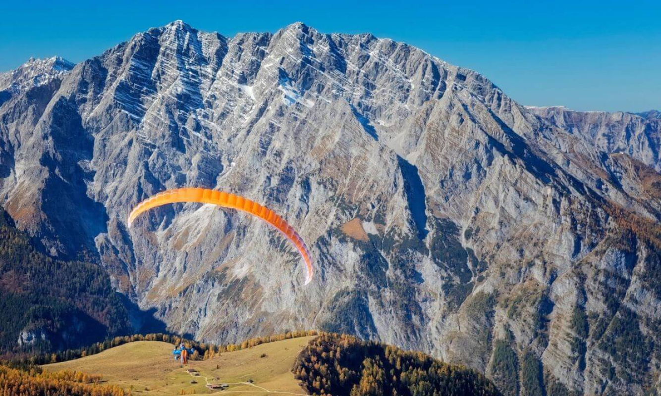 Paragliding in den Bergen Bayerns Paragliding in den Bergen Bayerns