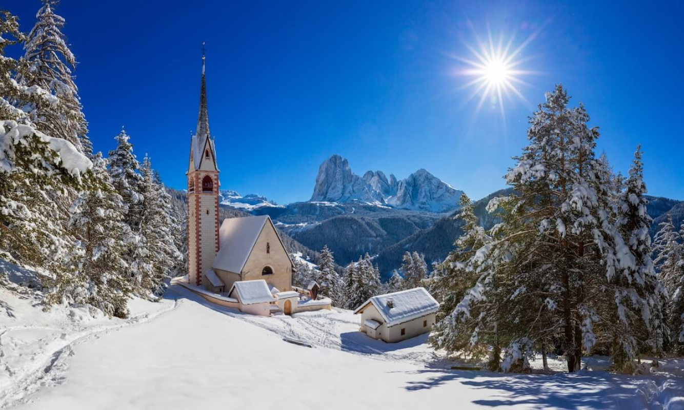 St. Jakobskirche im Winter St. Jakobskirche im Winter