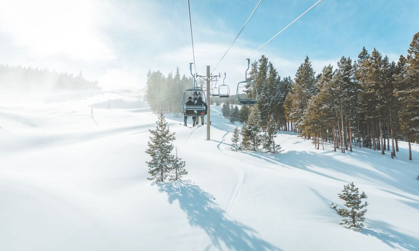 Unsere Top-Tipps zum günstigen Skifahren Unsere Top-Tipps zum günstigen Skifahren