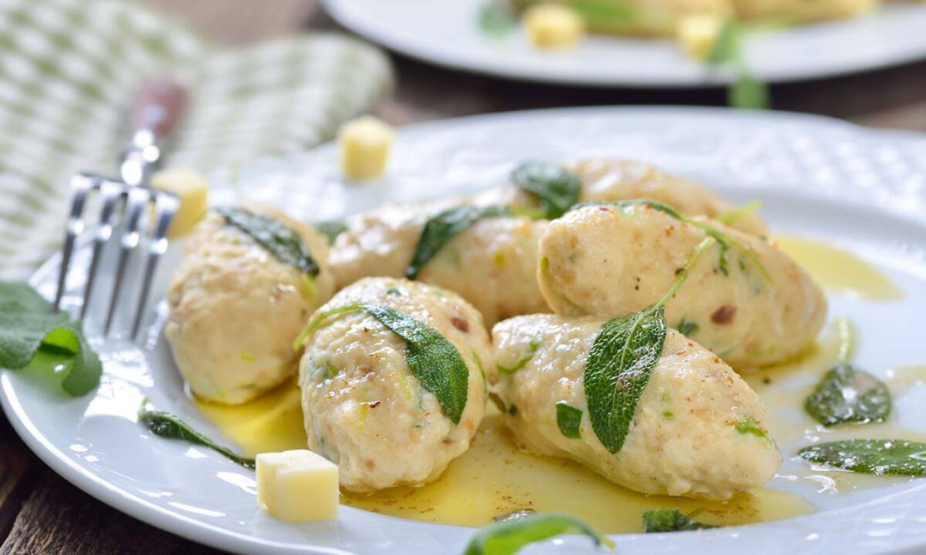 Tiroler Bergkäseknödel Tiroler Bergkäseknödel