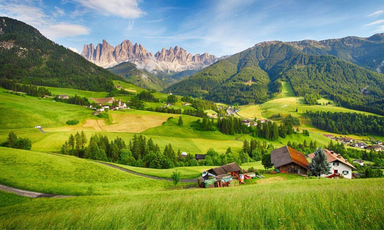 Das idyllische Villnösstal in Südtirol Das idyllische Villnösstal in Südtirol