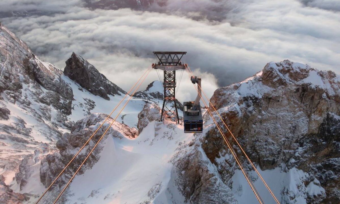 Eine Seilbahn an der Zugspitze Eine Seilbahn an der Zugspitze