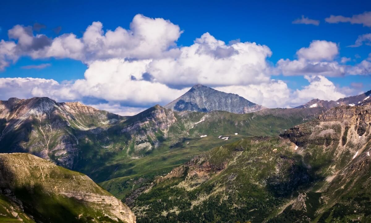 Cumuluswolken in den Bergen Cumuluswolken in den Bergen