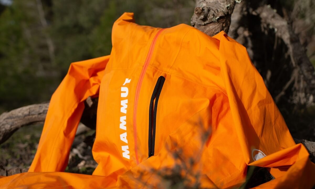 Ultraleichte Hardshell Jacke im Test Ultraleichte Hardshell Jacke im Test