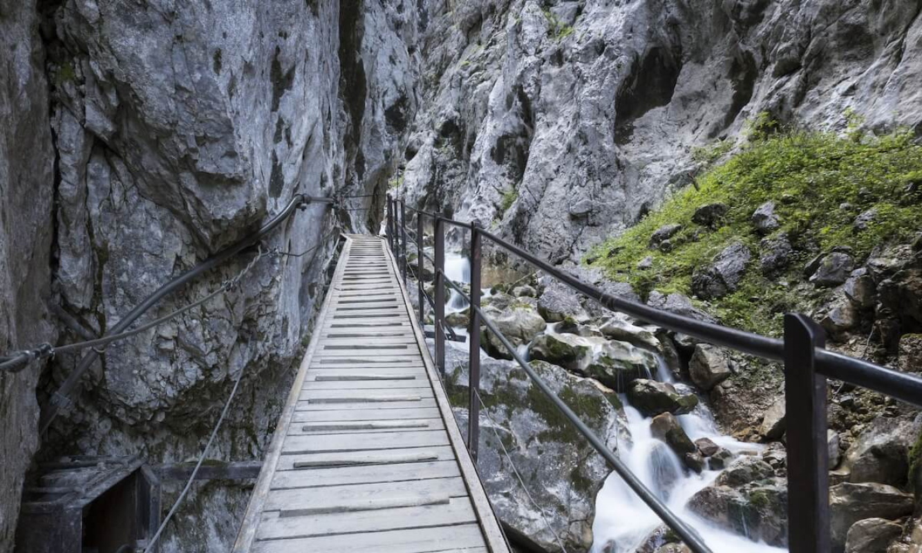 Wanderung durch die Höllentalklamm Wanderung durch die Höllentalklamm