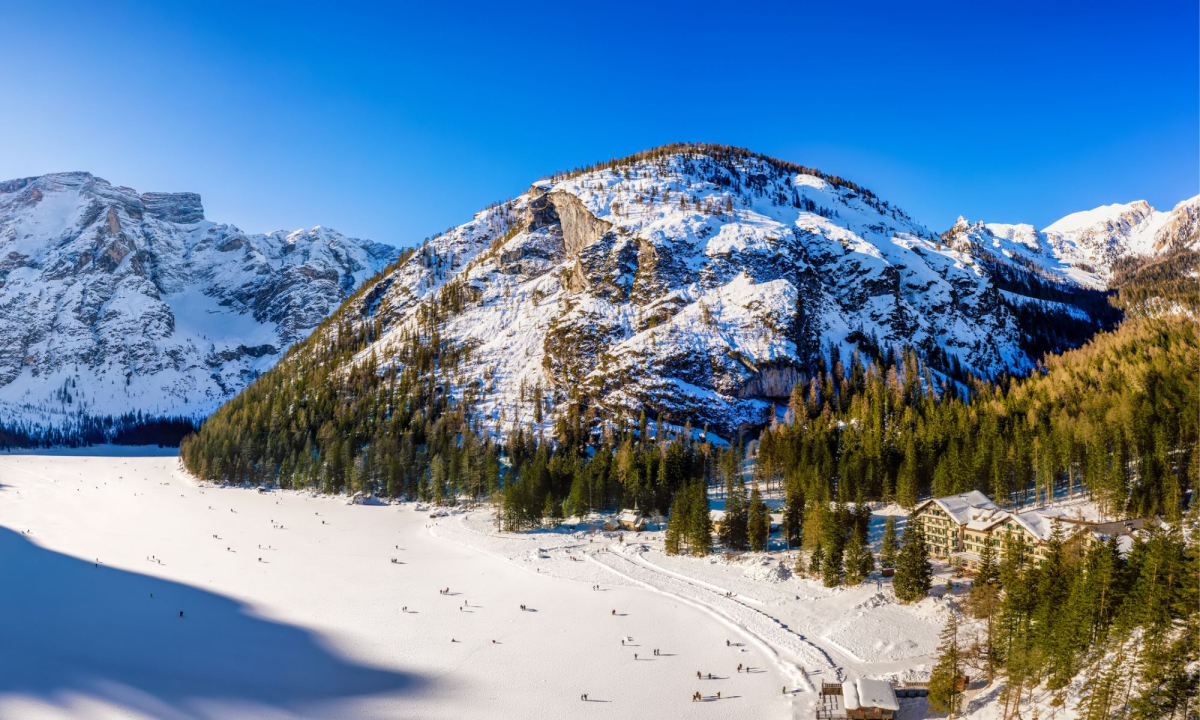 Anreise im Winter zum Pragser Wildsee Anreise im Winter zum Pragser Wildsee