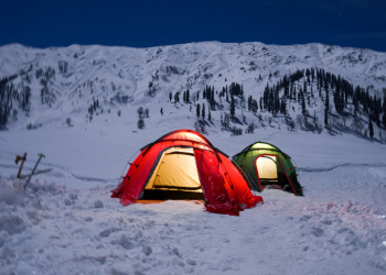 Im Winter zelten: Tipps, Ausrüstung & Sicherheit